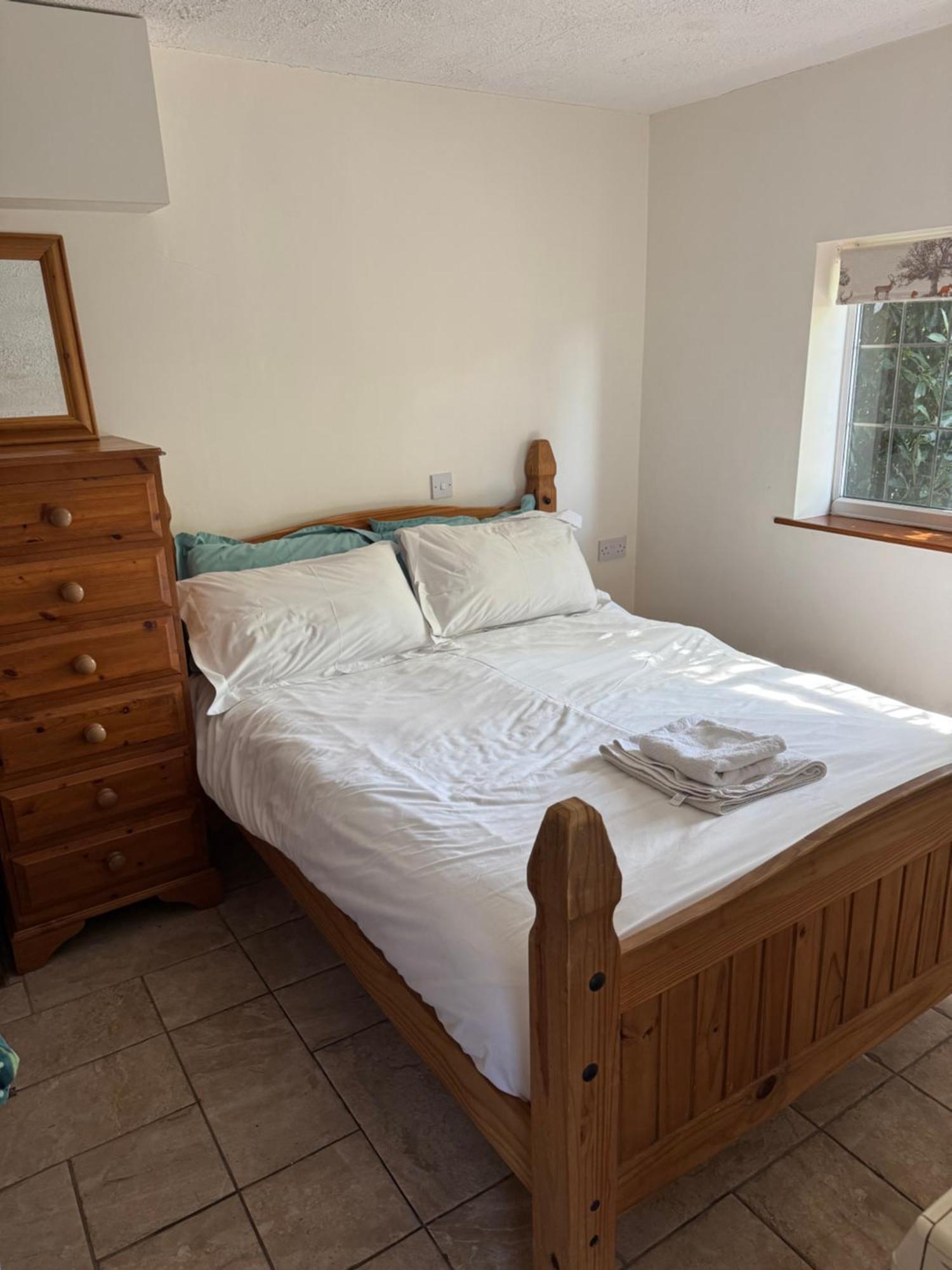Small On Rural Equestrian Farm Holiday home *